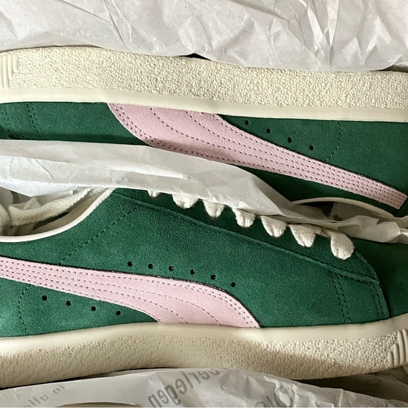 NIB PUMA Clyde OG Sneakers - Picture 9 of 10